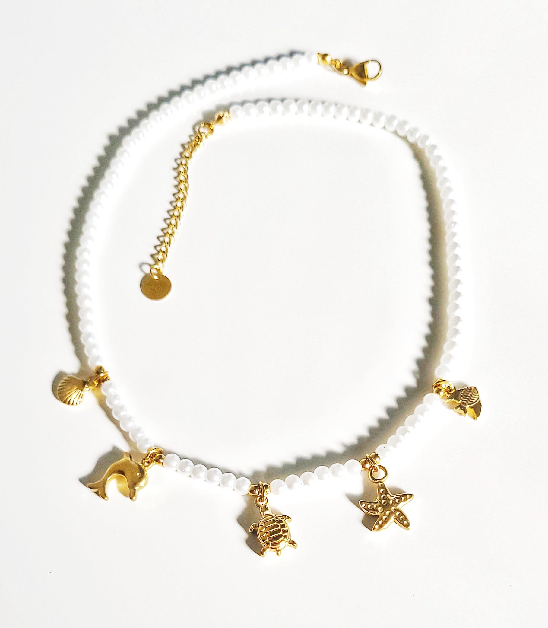 COLLAR AFRODITA BAÑADO EN ORO